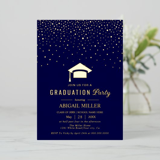 Graduation cap confetti Class Of 2025 navy blue 箔招待状 (立ち正面)