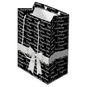 Graduation Congratulations With White Bow  ミディアムペーパーバッグ (正面アングル)