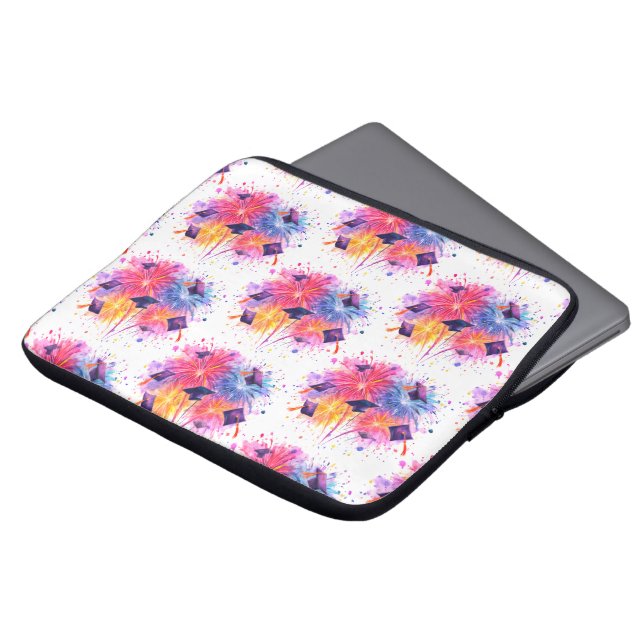 Graduation Fireworks Pattern with Tossed Caps ラップトップスリーブ (正面上部)