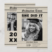 Graduation Newspaper She Did It B&W Photo 招待状 (正面/裏面)