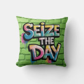 Graffiti Colorful Text Saying Seize The Day クッション (正面)