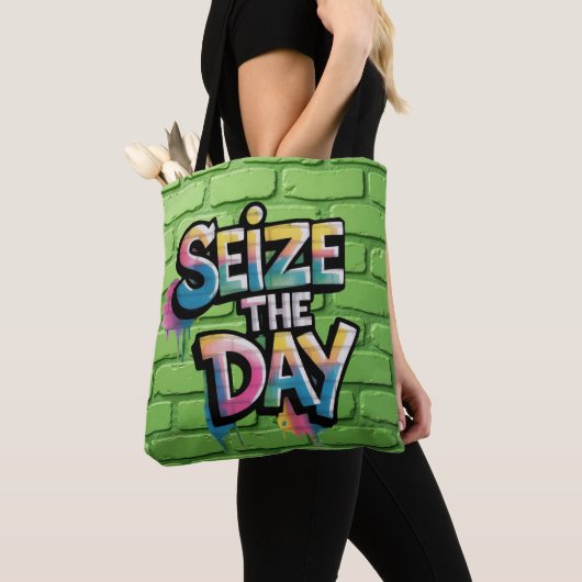 Graffiti Colorful Text Saying Seize The Day トートバッグ (クローズアップ)
