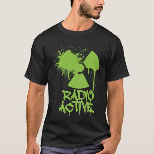 Graffiti Renewable Energy radiation proud Nuclear  Tシャツ (正面)