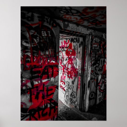 Graffitied Bunker Odiorne State Park ポスター (正面)