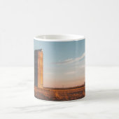 Grain Silo Golden Hour Mug - Rustic Texas Morning  コーヒーマグカップ (中央)