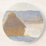 Grainstack in Morning, Snow Effect by Claude Monet コースター<br><div class="desc">Grainstack in the Morning,  Snow Effect (1891) by Claude Monetはヴィンテージ印象派のアートで素晴らしあ絵画る。農園の小麦畑に干し草が積もった冬の景色が雪に影を落とす。アーティストについて：クロード・モネ(1840-1926)は印象派の運動の創始者であフランスのり絵画、その絵画の大部分は「空中に浮かぶ」（野外に浮かぶ）スタイル印象派の風景である。</div>