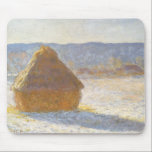 Grainstack in Morning, Snow Effect by Claude Monet マウスパッド<br><div class="desc">Grainstack in the Morning,  Snow Effect (1891) by Claude Monetはヴィンテージ印象派のアートで素晴らしあ絵画る。農園の小麦畑に干し草が積もった冬の景色が雪に影を落とす。アーティストについて：クロード・モネ(1840-1926)は印象派の運動の創始者であフランスのり絵画、その絵画の大部分は「空中に浮かぶ」（野外に浮かぶ）スタイル印象派の風景である。</div>