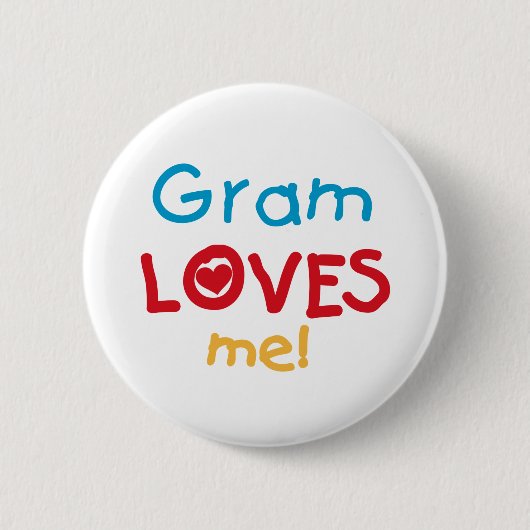 Gram Loves Me Tシャツとギフト 缶バッジ (正面)