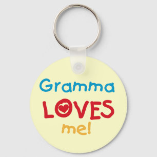 Gramma Loves Me Tシャツとギフト キーホルダー