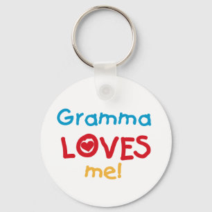 Gramma Loves Me Tシャツとギフト キーホルダー