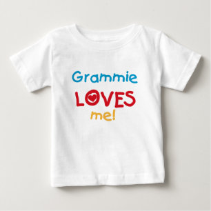 Grammieは私をTシャツおよびギフト愛します ベビーTシャツ