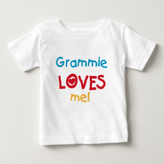 Grammieは私をTシャツおよびギフト愛します ベビーTシャツ (正面)