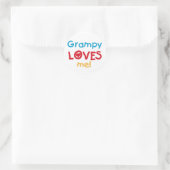 Grampy Loves Me Tシャツとギフト ラウンドシール (バッグ)