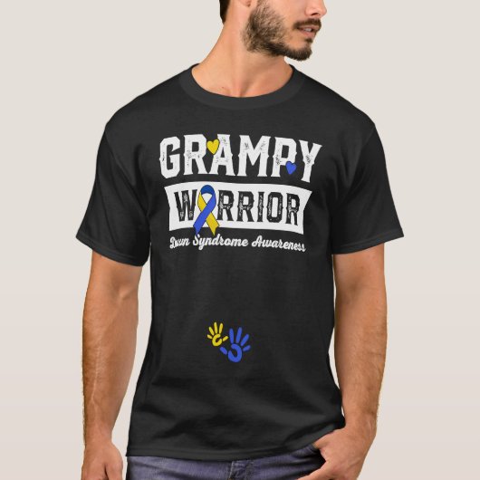 Grampy Warrior Down Syndrome Awareness Family Tシャツ (正面)