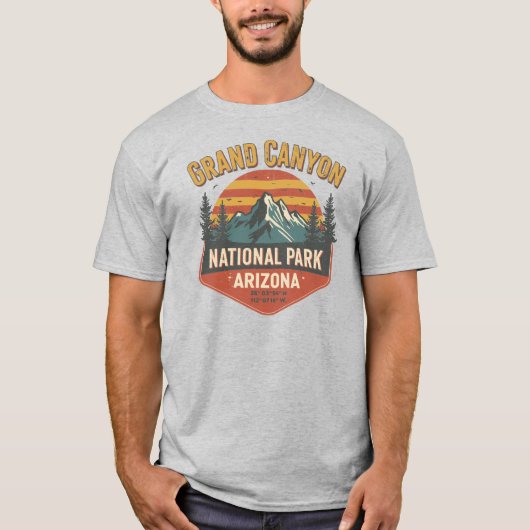 Grand Canyon National Park Vintage Sunset Tシャツ (正面)