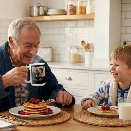 Grandad Est. シンプルなホワイトの太字テキストと3枚の写真 コーヒーマグカップ