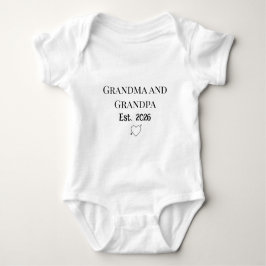 Grandma and Grandpa Est 2026 Pregnancy Announcemen ベビーボディスーツ