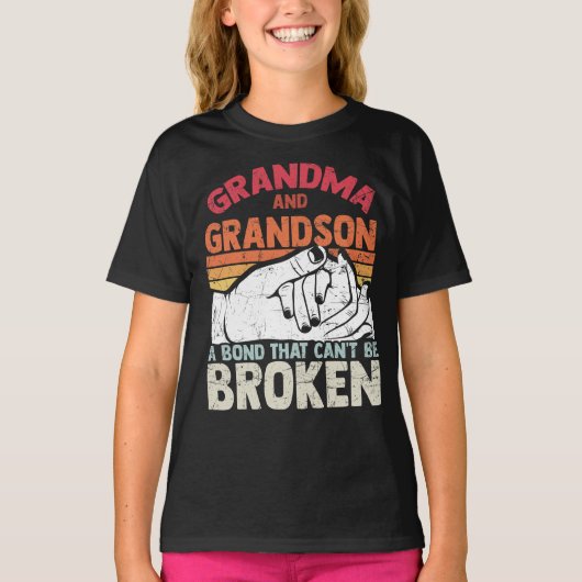 Grandma and Grandson A Bond that Can't be Broken Tシャツ (正面)