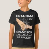 Grandma And Grandson A Bond That Can't Be Broken  Tシャツ (正面)