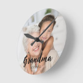 Grandma Established Modern Script Photo ラウンド壁時計 (傾斜)
