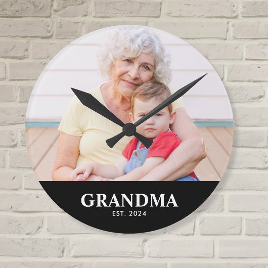 Grandma Established Modern White Photo ラウンド壁時計