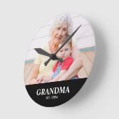 Grandma Established Modern White Photo ラウンド壁時計 (傾斜)