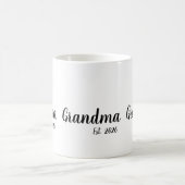 Grandma Established New Grandmother Gift コーヒーマグカップ (中央)