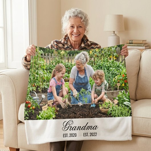 Grandma Established Personalized Photo Gift フリースブランケット
