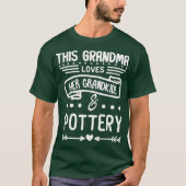 Grandma Loves Her Grandkids Pottery Grandma Tシャツ (正面)