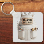 Grandma Master of Love Keychain –Cute Apron Design キーホルダー (正面)