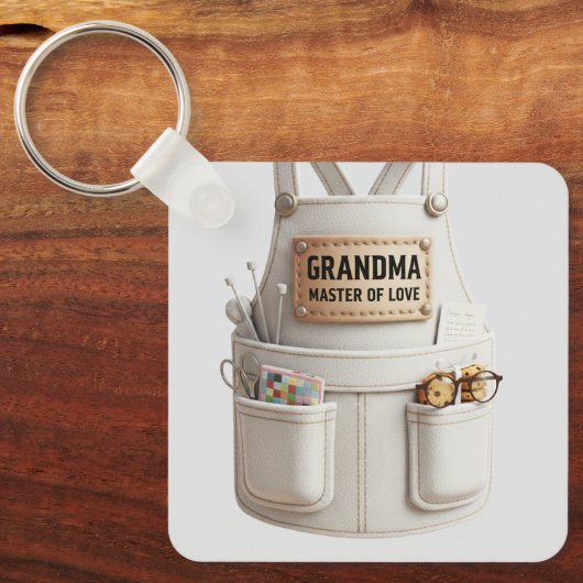 Grandma Master of Love Keychain –Cute Apron Design キーホルダー (正面)