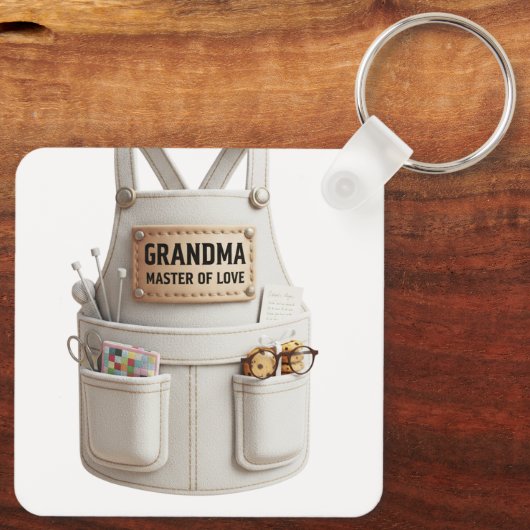 Grandma Master of Love Keychain –Cute Apron Design キーホルダー (裏面)