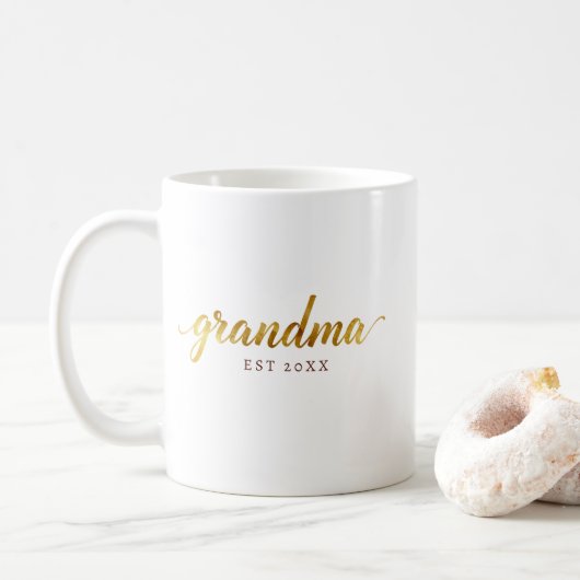 Grandma Mug | Personalized “EST” Baby Announcement コーヒーマグカップ (ドーナツ)