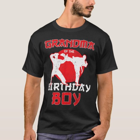 Grandma Of The Birthday Karate Taekwondo Boy Marti Tシャツ (正面)