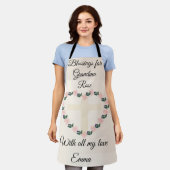 Grandma’s Floral Heart Blessing Apron Design エプロン (着用した状態)
