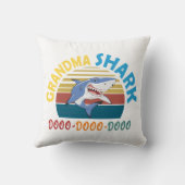 Grandma Shark doo dooo dooo クッション (裏面)