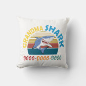 Grandma Shark doo dooo dooo クッション (正面)