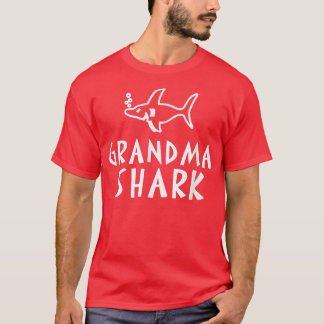 Grandma Shark Tシャツ
