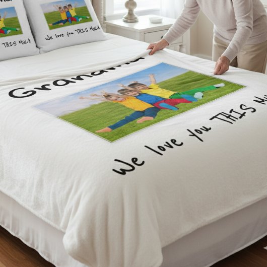 Grandma We Love You This Much Photo Christmas Gift フリースブランケット