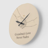 Grandma's Love Never Fades | Minimalist Family Ill ラージ壁時計 (傾斜)