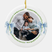Grandmillenial Bows Baby's First Christmas Photo C セラミックオーナメント (裏面)