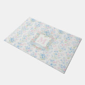 Grandmillennial Floral Monogram Personalized ドアマット (アングル)
