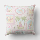 Grandmillennial Pastel Nativity Monogram クッション (裏面)