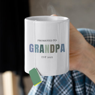 Grandpa EST 2025に昇格   カスタム ツートーンマグカップ