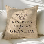 Grandpa Monogram用におもしろい予約パーソナライズされた済 クッション<br><div class="desc">美しいモダン装飾アクセント装飾用クッション。ソファやベッドに最適。どの部屋にもかわいい家の装飾。四角形、四角形、バーまたは丸い形状を選択する。</div>