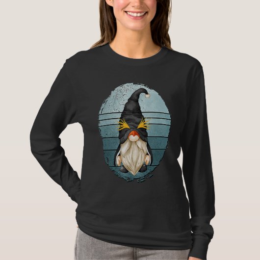 Grandpa Penguin Gnome Retro Sunset Graphic For Pen Tシャツ (正面)