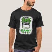 Granny Clover Messy Bun Leopard Funny St Patrick's Tシャツ (正面)