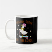 Granny Goose On The Loose Funny Birthday Matching  コーヒーマグカップ (左)