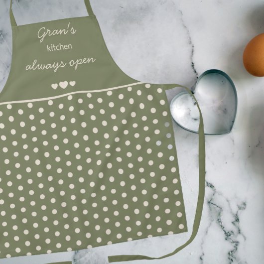Gran's Kitchen Always Open Olive Green Polka Dot エプロン
