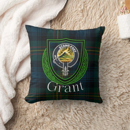 Grant Scottish Clan Tartan & Crest Throw Pillow クッション (ブランケット)